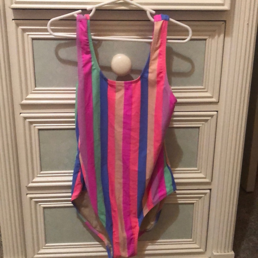 Swim suit